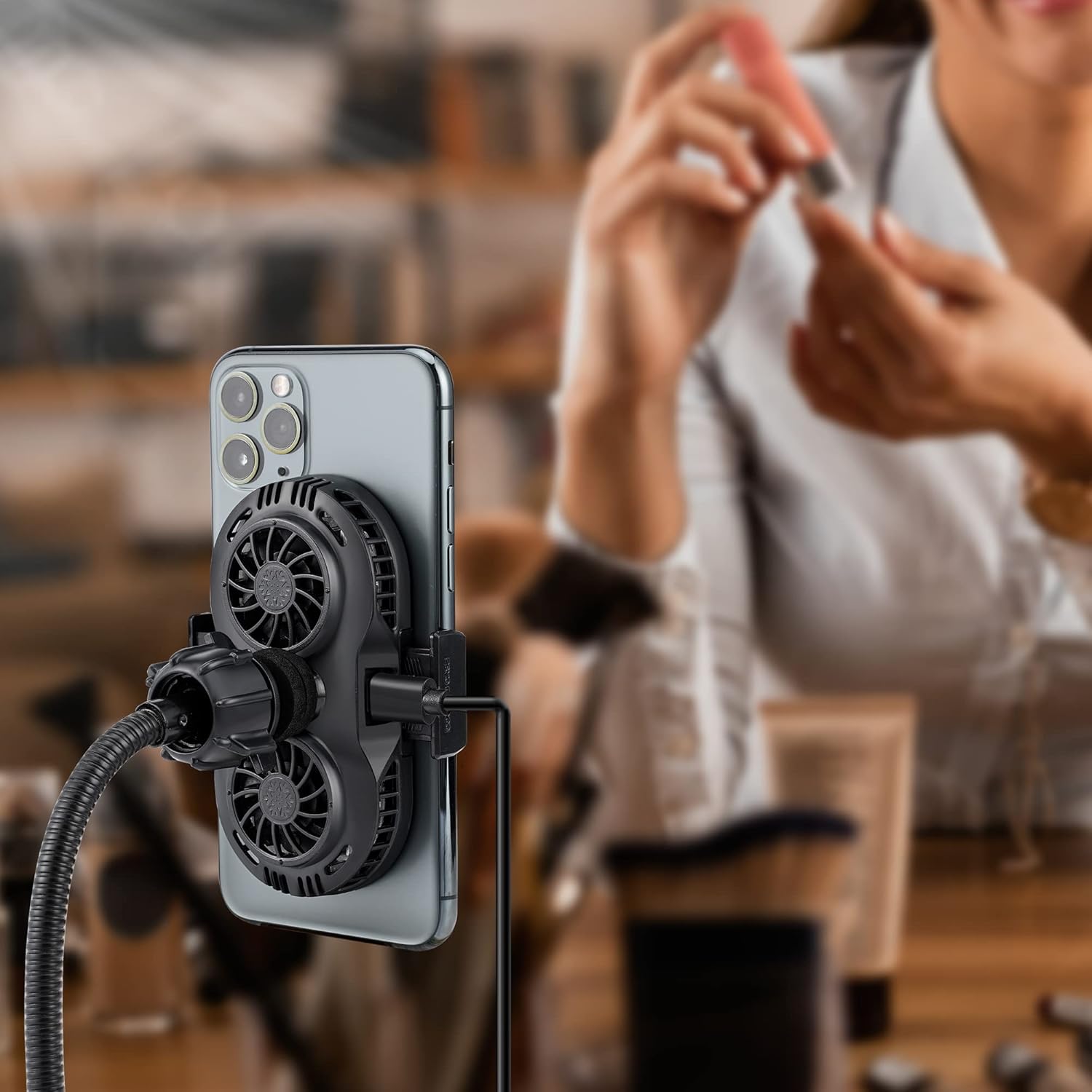 HDRGK Phone Cooler, Cellphone Radiator with Dual Semi-Conductor Cooling Chip, Mobile Phones with a Width of 6 to 8 cm for Tiktok Live Streaming, Outdoor Vlog, Mobile Gaming.